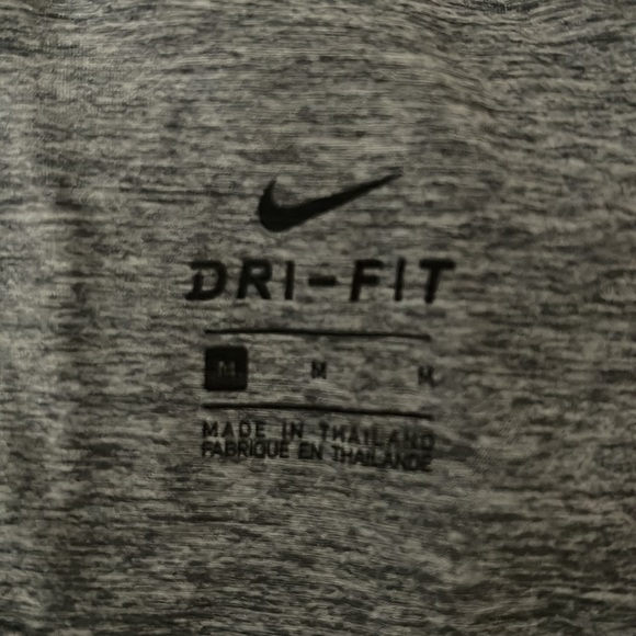Dri-Fit Nike Razorback Tanktop - Picture 3 of 3
